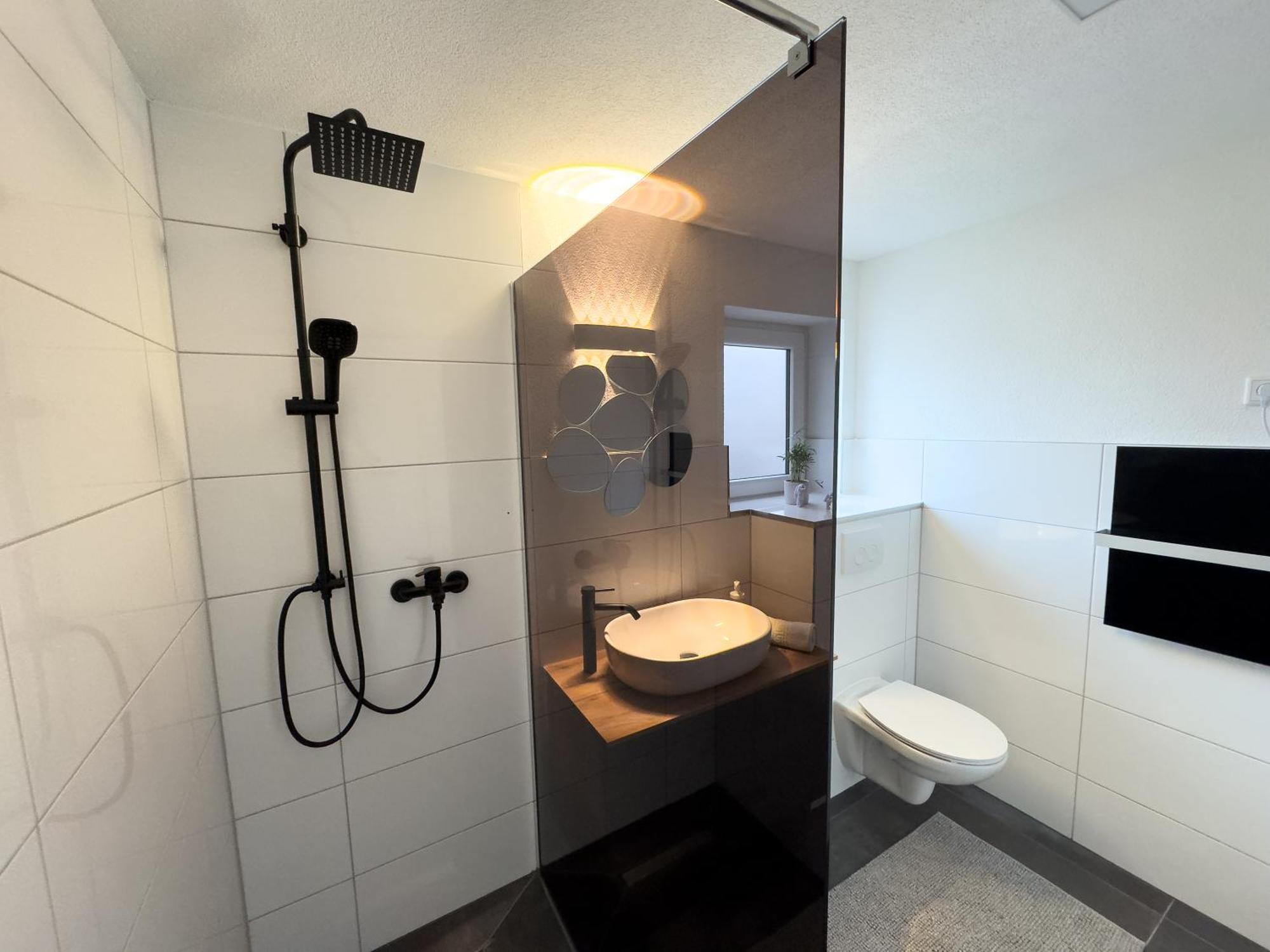Klassen Apartments! Stadtnahes Ferienhaus* Mit Terrasse In Aulendorf * Fuer 6-8 Personen Exterior foto